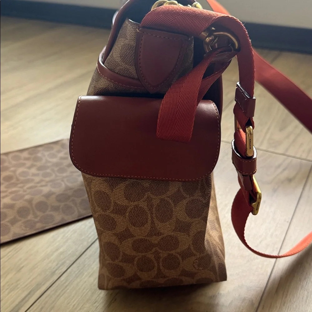 Coach Baby Messenger Bag Signature Canvas C Design Brown Tan With Zipper Pouch